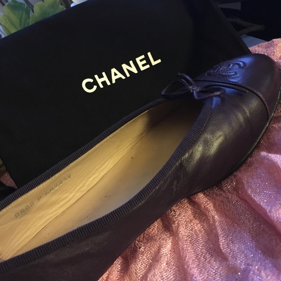 CHANEL Purple Lambskin Ballerina Flats! - Picture 5 of 8